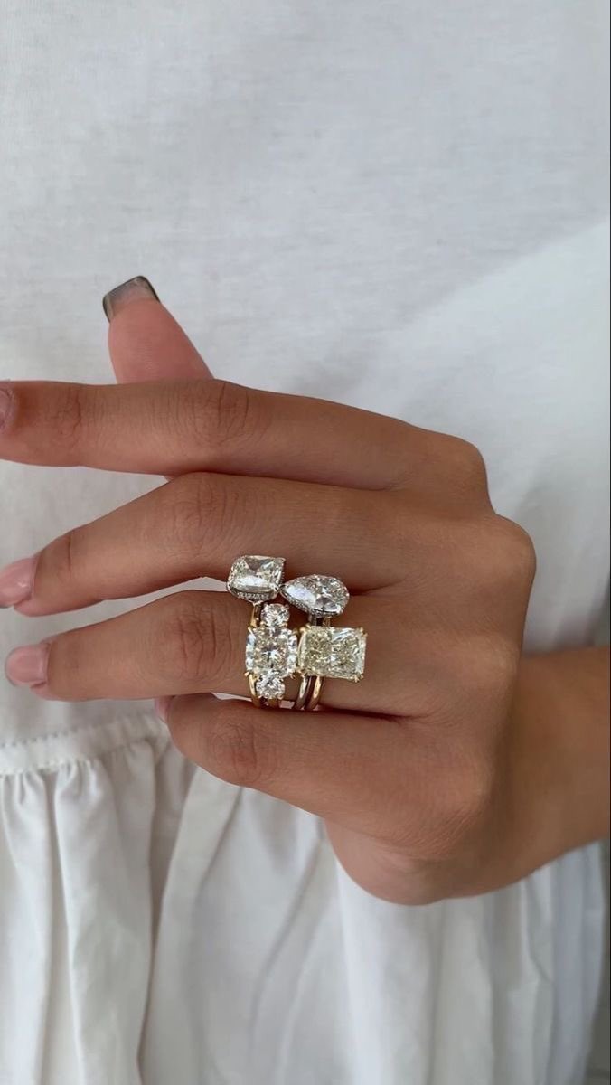 alsaudiprincess's tweet photo. Ring finger where the rock is https://t.co/GrSJ42CqxD
