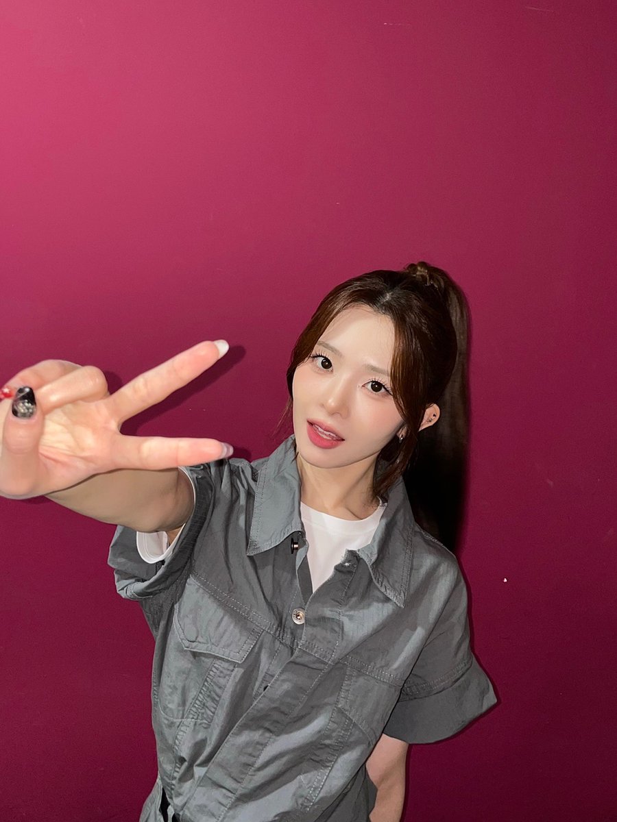 triplescosmos's tweet photo. 약간 에볼루션 생각이 나는 착장이군👩‍🔧

#tripleS #트리플에스
#Kotone #코토네 https://t.co/JeP4rX7hPh