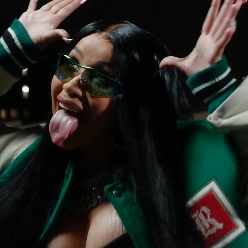 cardisring's tweet photo. how you preview a diss track doing the signature pose of said person… https://t.co/RBahiAFGzm