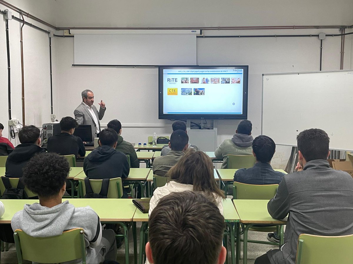 IES Antonio Machado tweet media