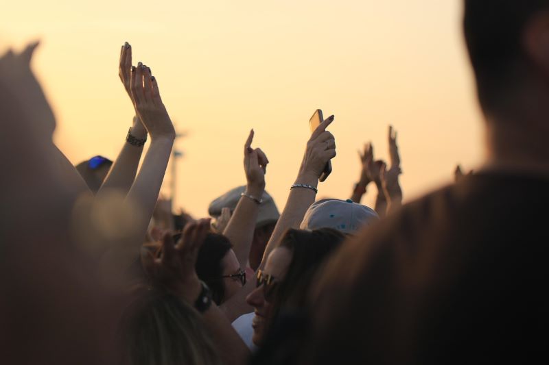 🎶 Disfruta de 11 conciertos gratuitos 🆓 al aire libre en Jerez 🫶

#FestivalLUZShopping #JerezdelaFrontera #MúsicaenDirecto #Verano #Gratuito

jerezsinfronteras.es/disfruta-de-11…
