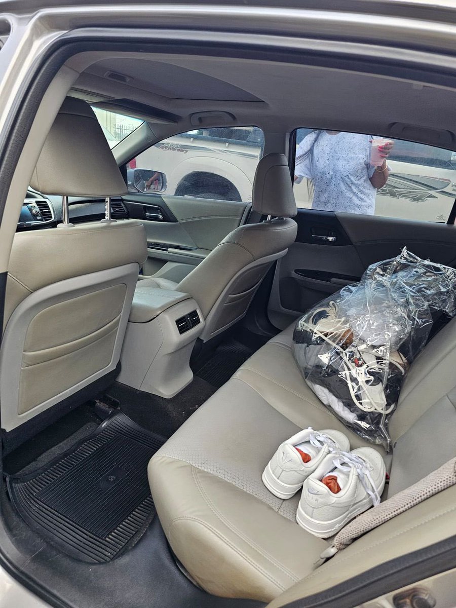 OJAUTODEALS's tweet photo. 2013/14 Honda Accord EXL
Upgraded to 2017
Registered
Toks standard
Full option with thumbstart, lane watch camera, collision sensors, parking sensors etc
Buy and Drive.
₦9.6m last.
Surulere
#AnthonyJoshua #Trump #Ajah #Zhang #Ojautodeals https://t.co/eypS4csCav