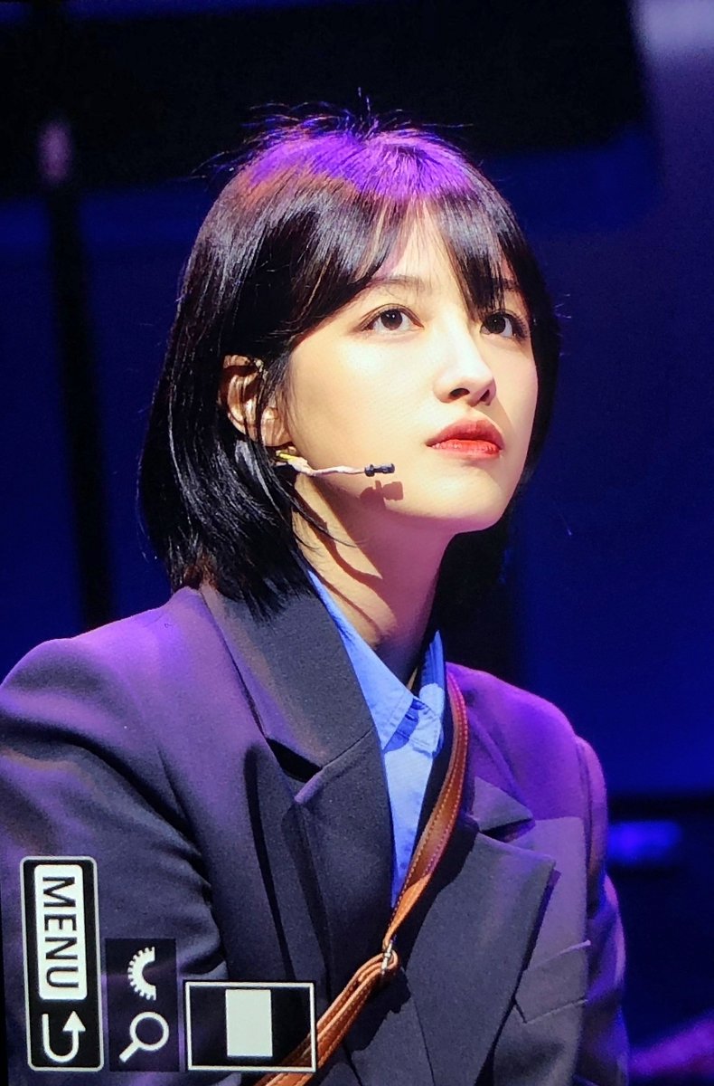 Autumn__Duck's tweet photo. 240602 뮤지컬 6시 퇴근 커튼콜 프리뷰

#승희 #오승희 #SeungHee 
@offseunghee https://t.co/EqOdeo9t4y