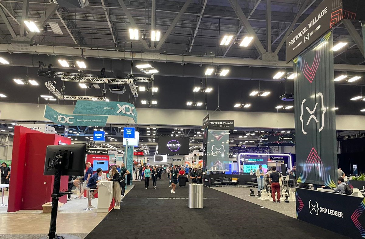 omchainio's tweet photo. ✨ What a remarkable summit it was. We have concluded Consensus with outstanding meetings, gatherings, new connections, and potential collaborations.

Without losing momentum, we will continue to promote Omchain in North America!🎯

#Innovation #Tech #Networking #consensus #omchain #summit #Blockchain