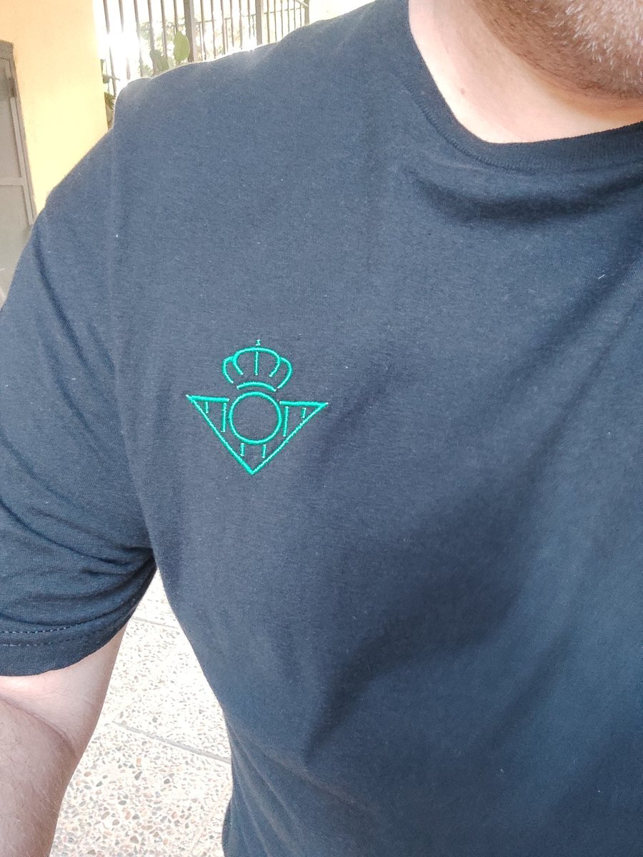 ErPali_'s tweet photo. Así de guapo me he tomado hoy el cafelito y ahora los amigos de @aficionfc_ tienen los envíos gratis, aprovecha "cabesa"!!! https://t.co/ocXEToeNfb https://t.co/aGScZSocYy