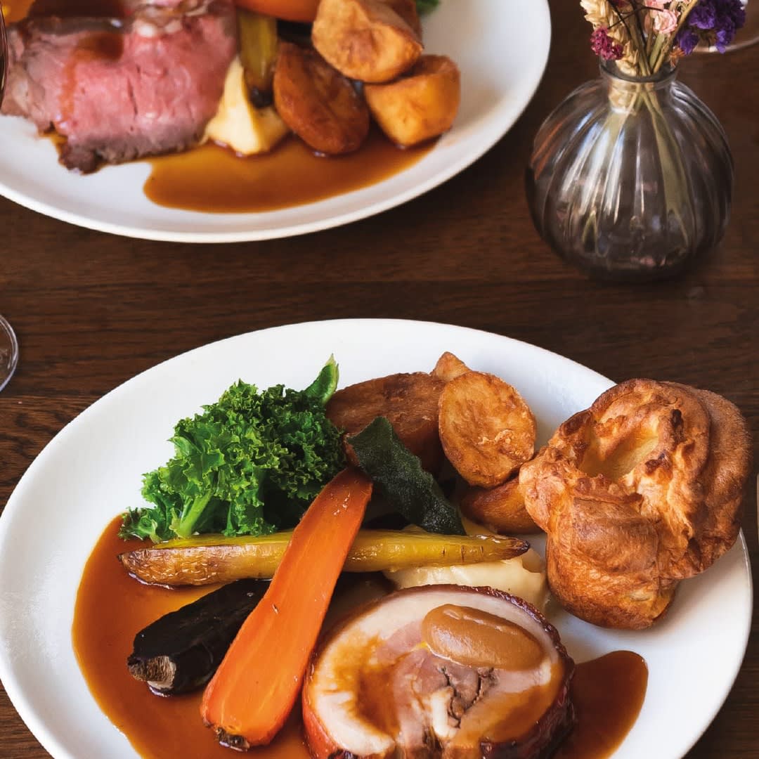 Join us today for a delicious Sunday roast on this lovely, sunny day in Grantchester ☀️

#sunday #sundayroast #roast #roastdinner #lunch #dinner #food #family #friends #eat #foodies #roastpotatoes #yorkshirepudding #grantchester #cambridge