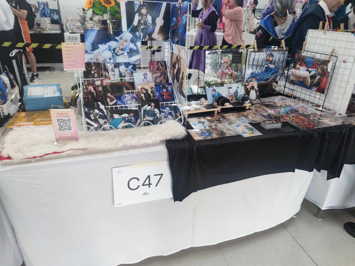 Vniverse_pj's tweet photo. ❗ใครไปงาน #CosNatsu วันนี้ อย่าลืมแวะรับนามบัตรจาก #VniverseProject เพราะมัน..
✅ แจกฟรี!
✅ สแกน ARได้!
📌 บูธ C46-47 เป็ด ในงาน #CosNatsu3
#Vtuber #VtuberTH #วีทูปเบอร์ไทย https://t.co/nKko1CG72C