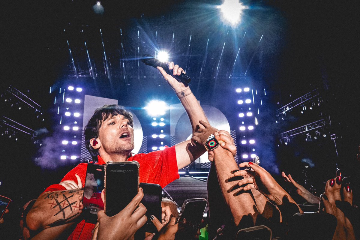 HLDPromo's tweet photo. Last night, Louis became the FIRST male solo artist to headline the home of worldwide famous Mexican F1 Grand Prix, the Autódromo Hermanos Rodríguez, in front of 65K PEOPLE! ❤️ https://t.co/6DkjxgGzkq