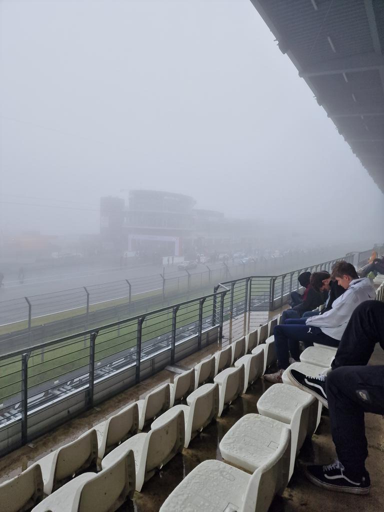 BarnabyWright's tweet photo. They've opened the pitlane, but I can't see this getting started anytime soon.. #24hnbr https://t.co/KKXoSfV00s