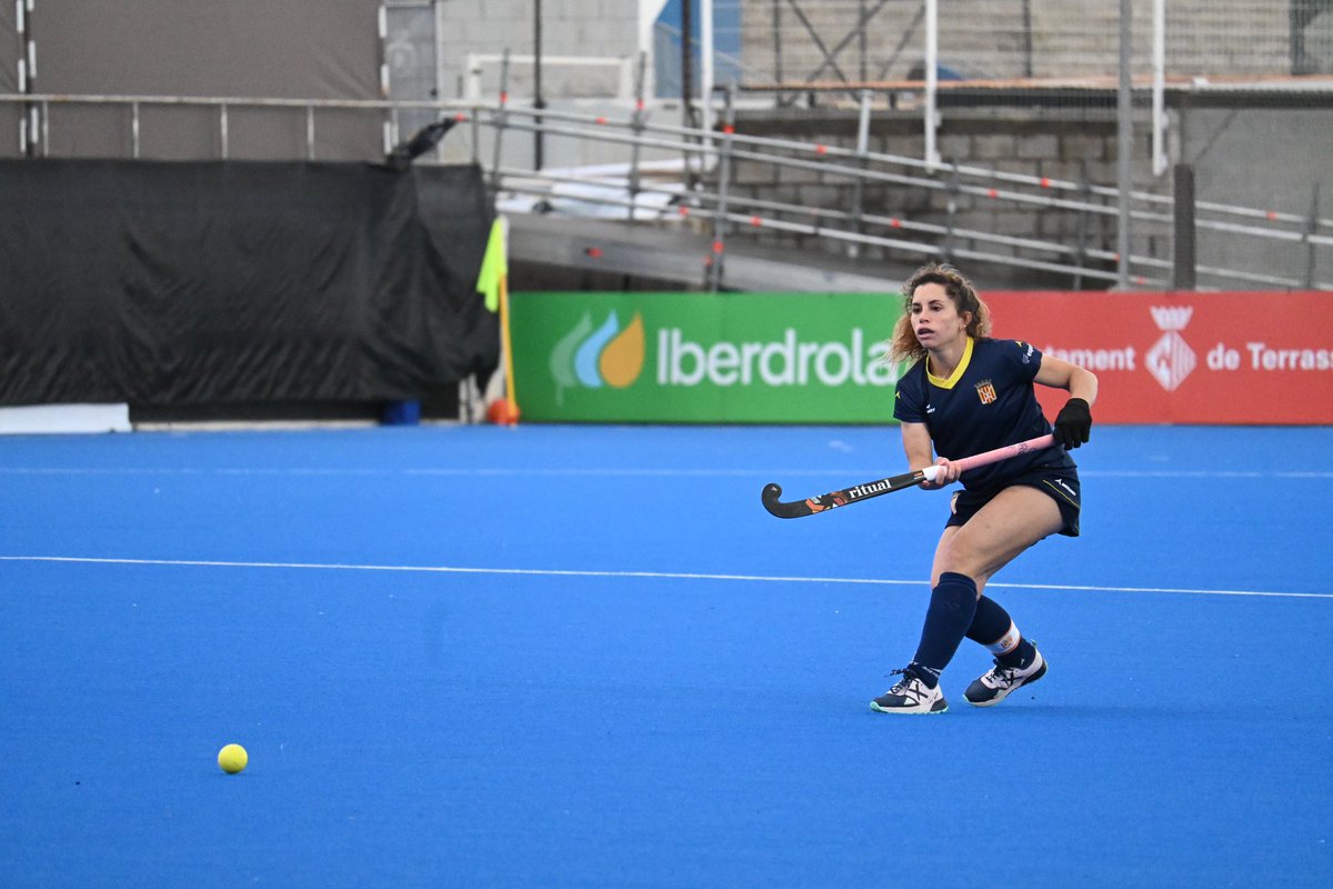 fcdehockey's tweet image. 𝐆𝐑𝐀̀𝐂𝐈𝐄𝐒, 𝐋𝐋𝐄𝐆𝐄𝐍𝐃𝐄𝐒

🏑 Georgina Oliva, Carlota Petchamé i Carola Salvatella han disputat avui el seu últim partit amb Catalunya

Exemples de dedicació i excel·lència per a tots i totes! 👏🏻

#SomFederació #EsportCat #CatalunyaJapó