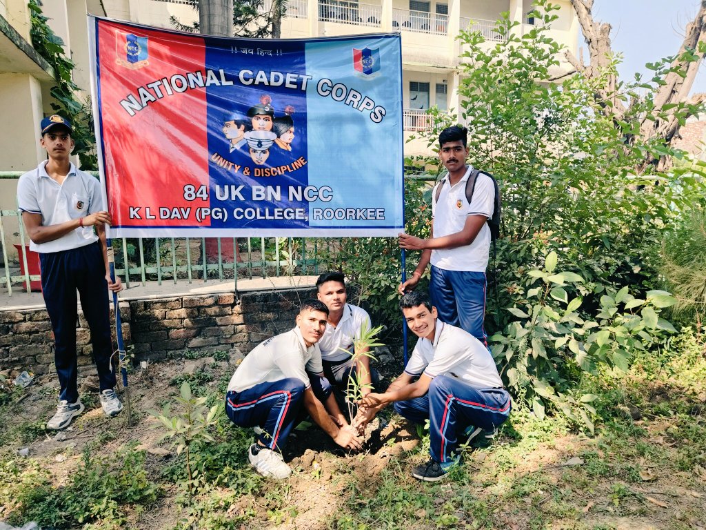 ravi3383's tweet photo. *PUNEET SAGAR ABHIYAN: 84 UK BN NCC ROORKEE*
On 02 Jun 24 cdts and Staff of 84 UK and KLDAV (PG) College carried out sapling plantation in college premises to contribute towards a greener Earth for the present and future generations.
@HQ_DG_NCC; @NCCUttrakhand; @PRODefDehradun https://t.co/PkPCgxTZcc
