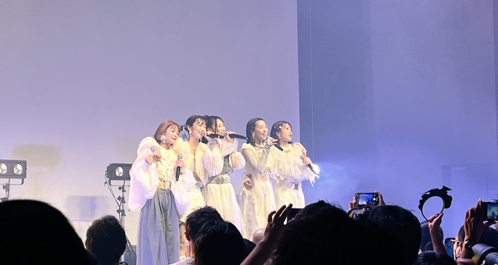 GeeSLY最後のライブ。

結成当初から最後まで見てきたグループのラストライブは、とても素敵で感動のライブでした。

初めてライブを見る息子も、最後まで手を振って応援してました✨

６年間、本当にお疲れ様でした。
そして、ありがとうございました。
また、会いましょう😆✨

#GeeSLY