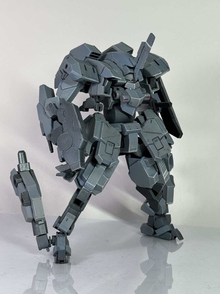 anubisnn's tweet image. アーロンライノ
完成しました！

ナイトメアフレーム作りたい欲も満たすためにランドスピナーをつけました！

サフ以外はファレホを使って塗装してます

#境界戦機
#アーロンライノ