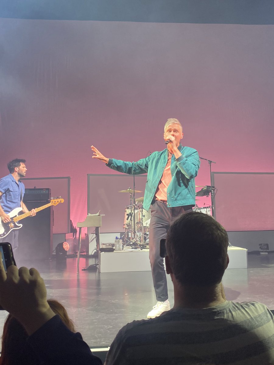 Med2269's tweet photo. Richard
What is the brand of Tom's green jacket? and you know where he got it?
@Richard_H 
Merci https://t.co/YsRfVFRxlr