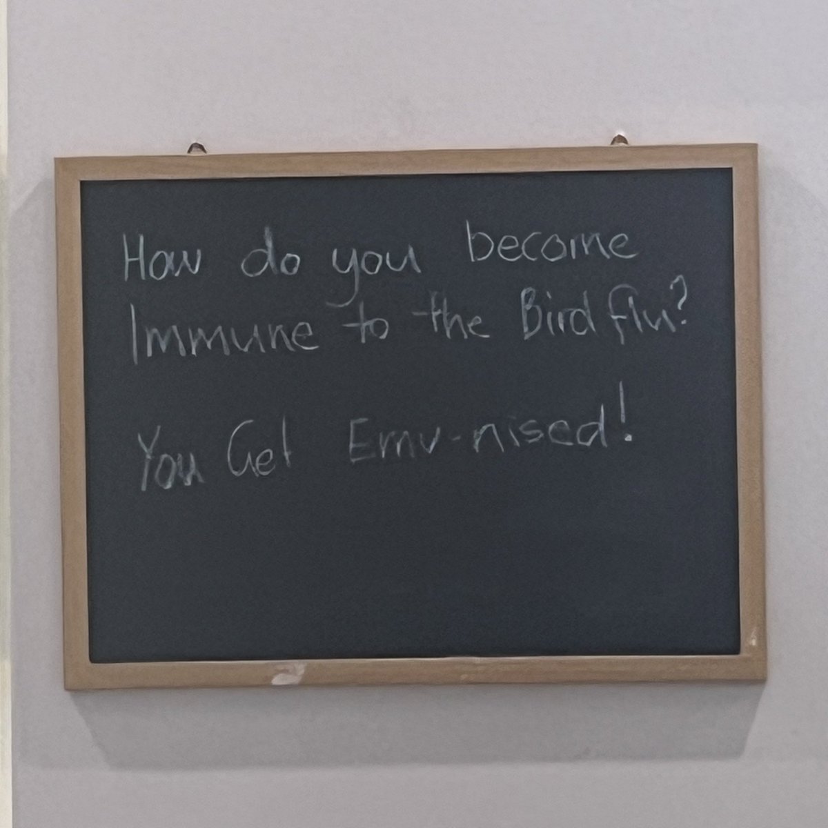 taegiscloud's tweet photo. silly little jokes at my medical reception job 🥰🥰 https://t.co/krOwjiocHy