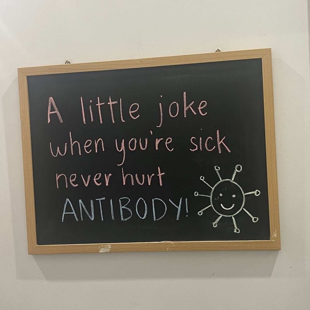 taegiscloud's tweet photo. silly little jokes at my medical reception job 🥰🥰 https://t.co/krOwjiocHy