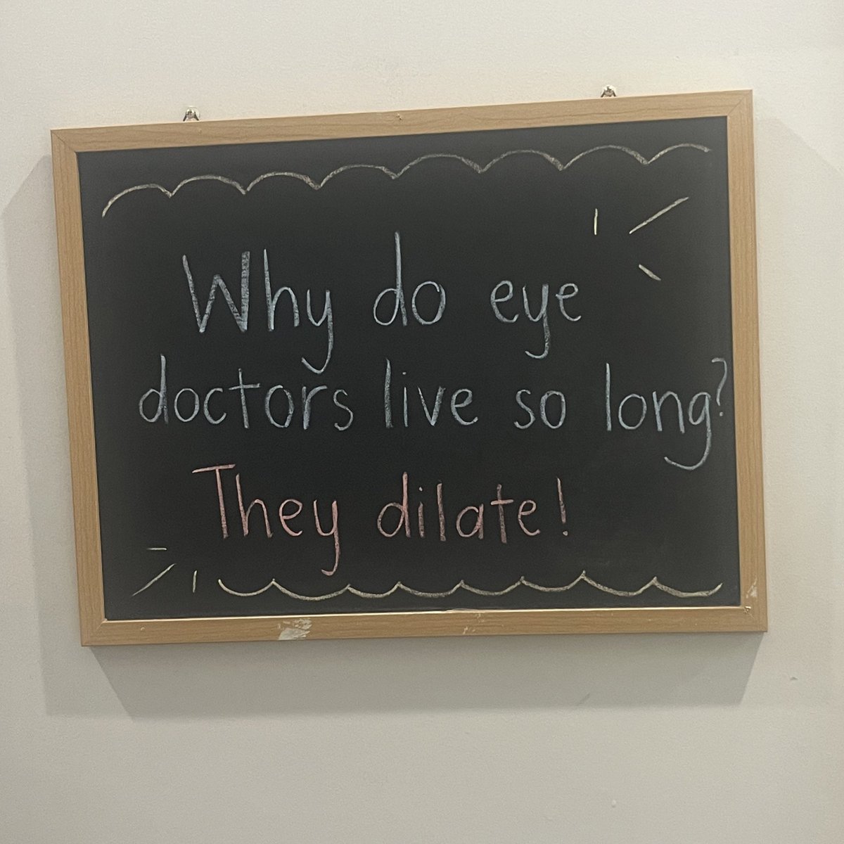 taegiscloud's tweet photo. silly little jokes at my medical reception job 🥰🥰 https://t.co/krOwjiocHy