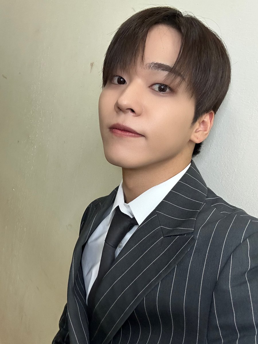 ONF_members's tweet photo. [#유 #U] 결혼하자 https://t.co/lCfNYL6YoY