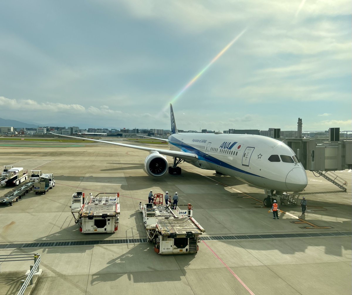 iso_pyon's tweet photo. また来週よろしくお願いします
九州の方が遊んでくれたおかげで、とても楽しい3日間でした
#福岡空港
#N787_9(GE) #JA937A
#NH264 #福岡空港 #ANA https://t.co/acBKTdU4wj