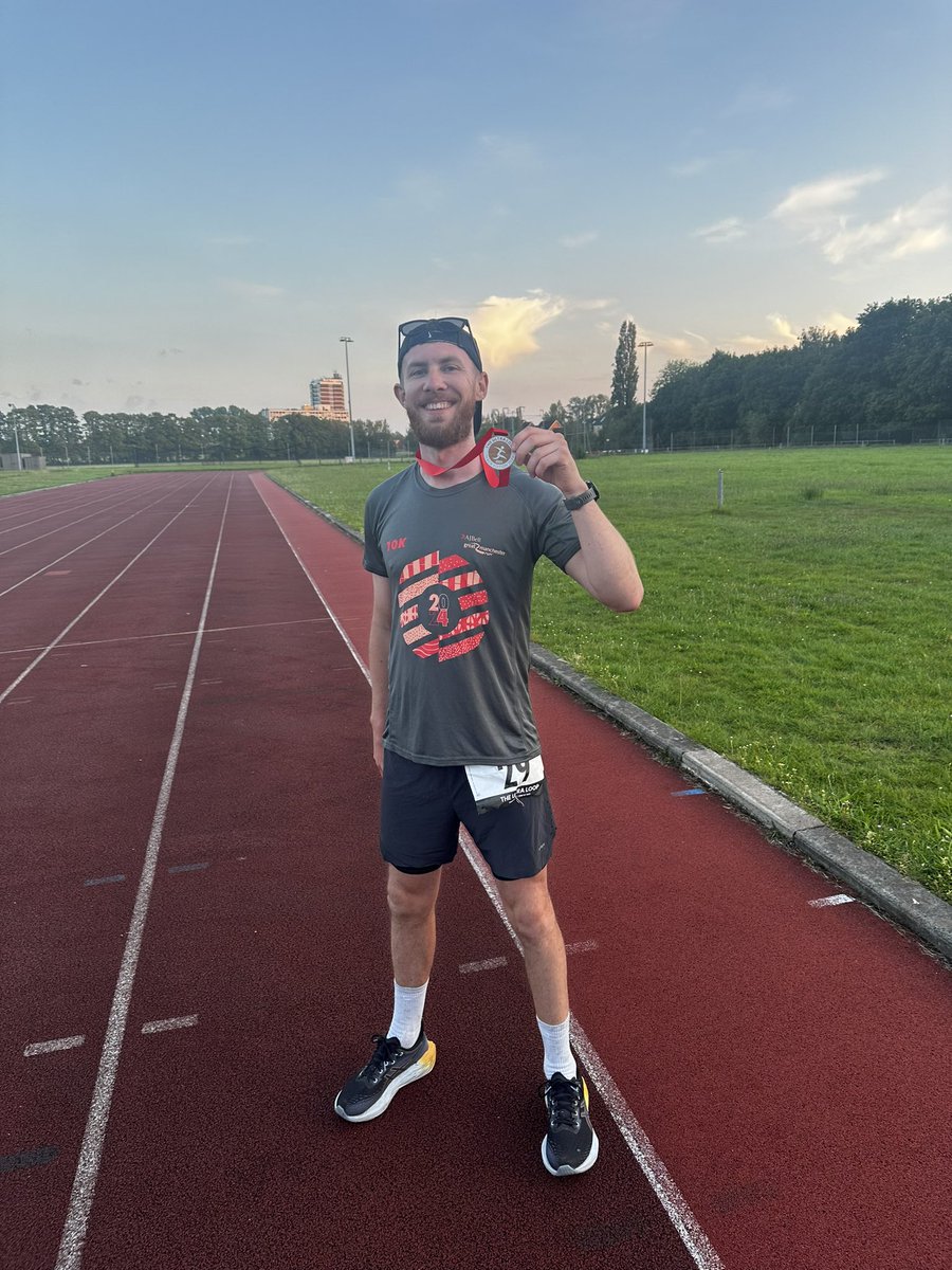 thedillydee's tweet photo. Just ran my first ever Double Marathon around a track for 12 hours ➰✅ 

Thankyou to everyone who came out to support and make it bareable 🫶

Going offline for a while to recover. https://t.co/skG0seLlGf