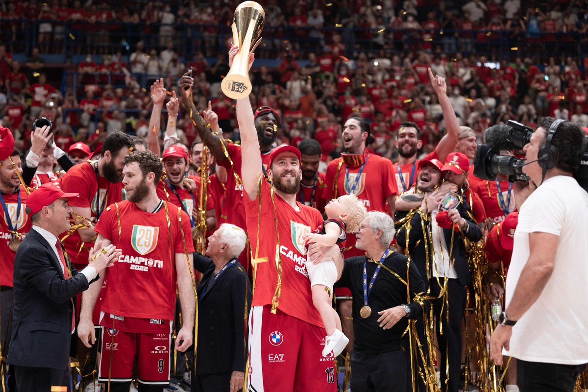 OlimpiaMI1936's tweet photo. Momenti di gloria delle finali scudetto
The Shot, The Block, Chacho Rodriguez Last Dance, Gigi Datome Last Night

Rivivili qui  👉https://t.co/3TWaXUaW6v

#insieme #ForzaOlimpia