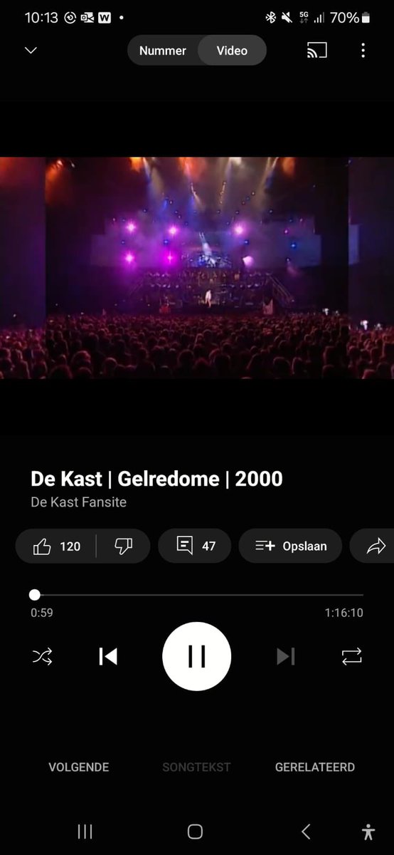 Gisteravond samen #championsleague final gekeken en vandaag is mijn gabber @MartRoumen te zien in de halve marathon van Leeuwarden. Ga hem aanmoedigen!  Muzikale inspiratie is voor deze Utrechter een concert van de zeer Friese @DeKastMusic uit 2000.