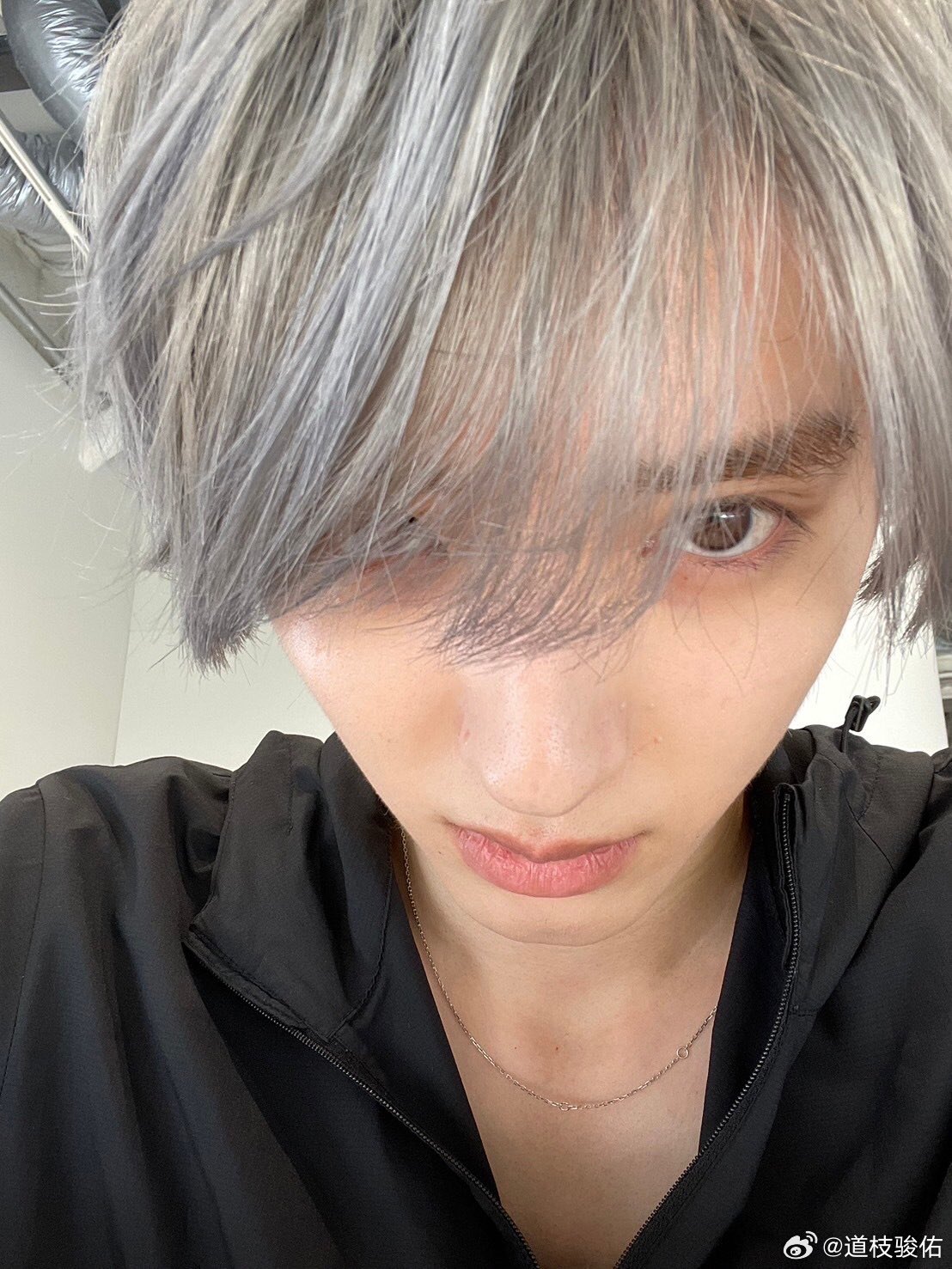 道枝駿佑 公式写真 61weVwlHJZL._AC_SY200_QL15_.jpg