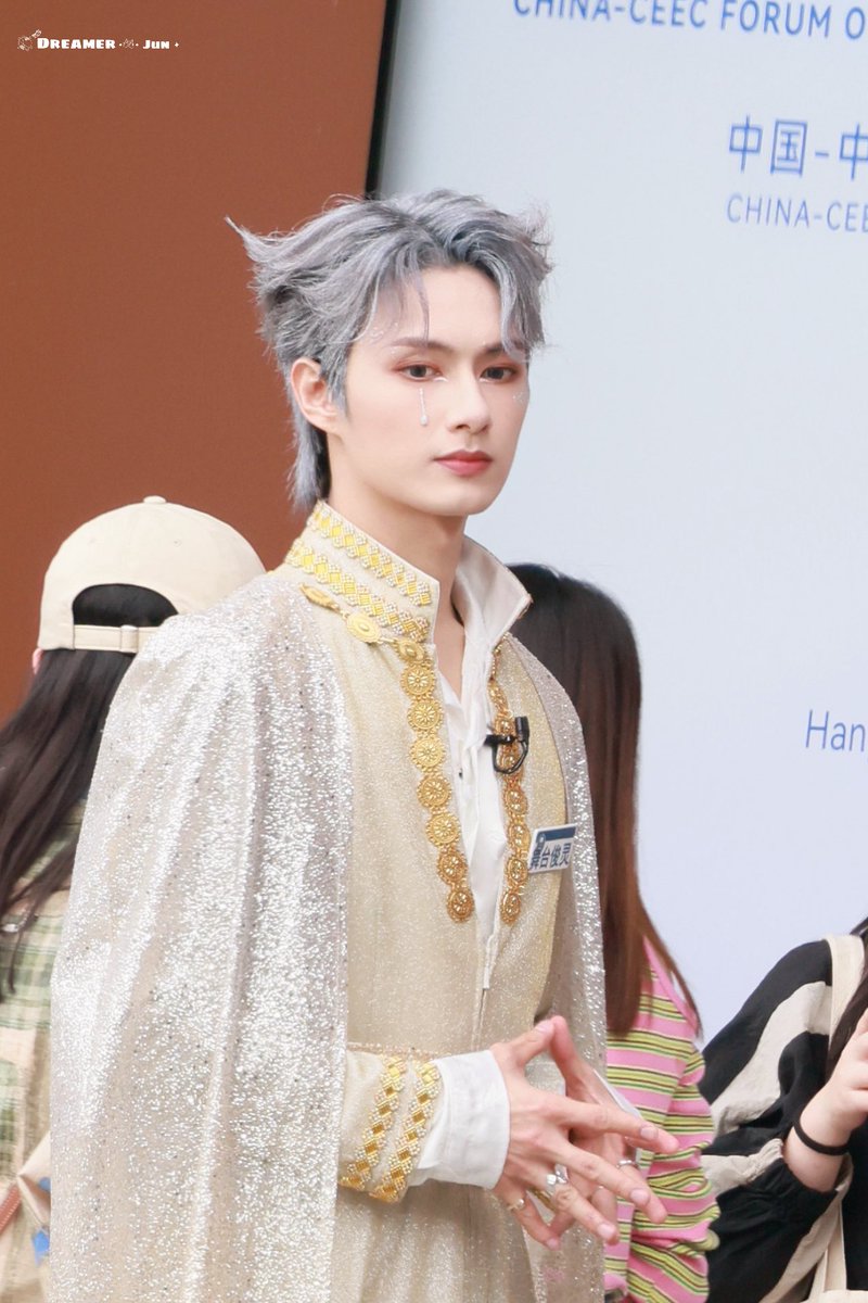 240602
🥰
#JUN #준 #문준휘 #文俊辉 #ジュン #SEVENTEEN   #세븐틴