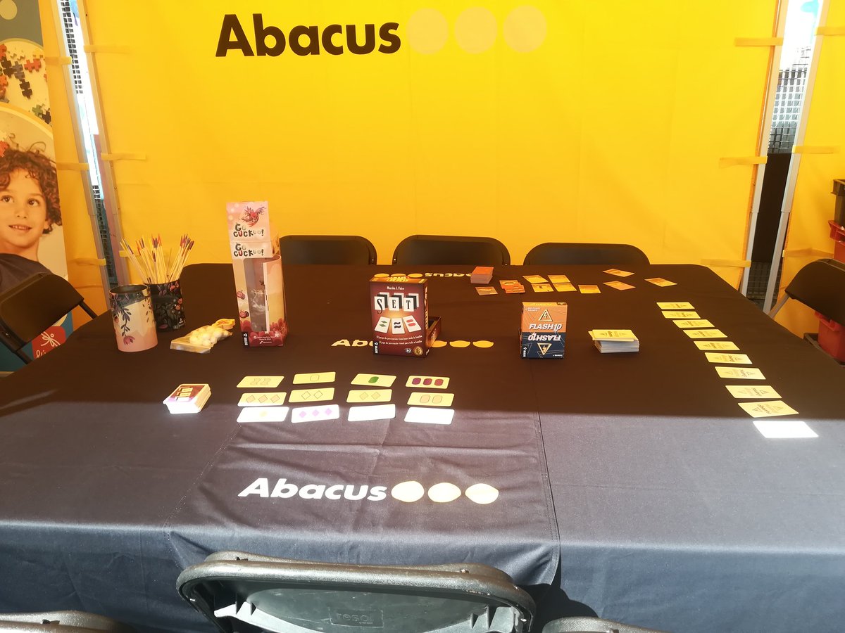 SantsNiggurath's tweet photo. Avui estem col·laborant amb @DevirIberia en un esdeveniment organizat per @abacus_botigues ensenyant jocs com el #set el #sushigo el #gocuckoo i el #flash10 https://t.co/JCKhhmJgSV