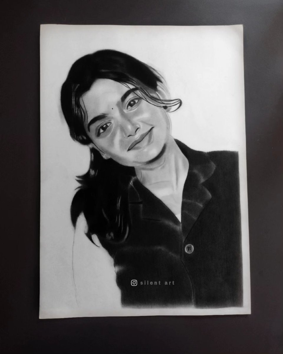 art_life___'s tweet photo. പുതിയ വര ✍️🫣

#Artworkwithclock #drawing #pencil https://t.co/X8twYm7Mql