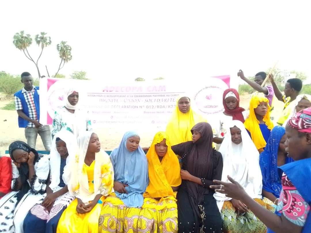 Adecopa_21's tweet photo. Ce 1er juin 2024, la Coordination de @Adecopa_Cam08 à #Blangoua a organisé une causerie éducative sur la bonne gestion de l'hygiène menstruelle au Complexe Sportif Municipal de #Blangoua.

Avec le soutien matériel du #UNHCR Cameroun, 20 filles ont bénéficié des kits de dignité https://t.co/wuj0nhWqKO