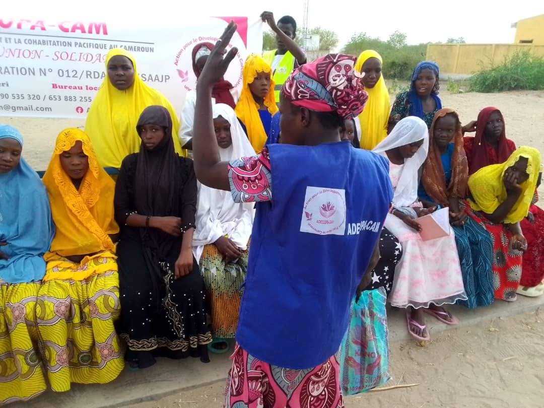 Adecopa_21's tweet photo. Ce 1er juin 2024, la Coordination de @Adecopa_Cam08 à #Blangoua a organisé une causerie éducative sur la bonne gestion de l'hygiène menstruelle au Complexe Sportif Municipal de #Blangoua.

Avec le soutien matériel du #UNHCR Cameroun, 20 filles ont bénéficié des kits de dignité https://t.co/wuj0nhWqKO
