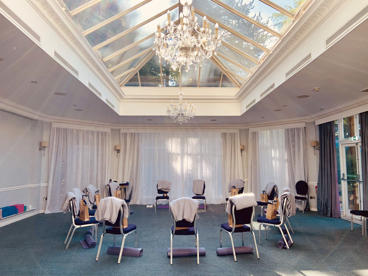 Getting ready for my yoga and mindful movement retreat day with @heart_mindbody with my pal Nicola Murray 🙏