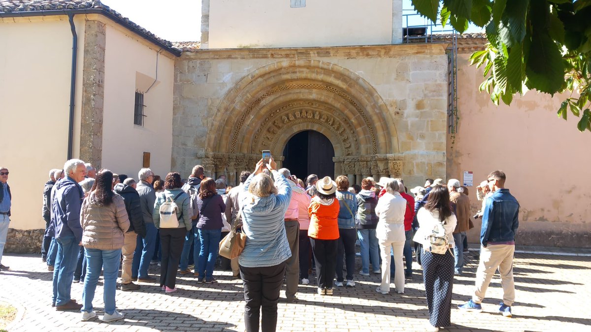amigosromanico's tweet photo. Arrancamos la úñtima jornada del #FSRAguilardeCampoo en San Pelayo de Arenillas de San Pelayo.
#AmigosdelRománico #AsociaciónAdR #FSMLR https://t.co/x3lqzpXHBw
