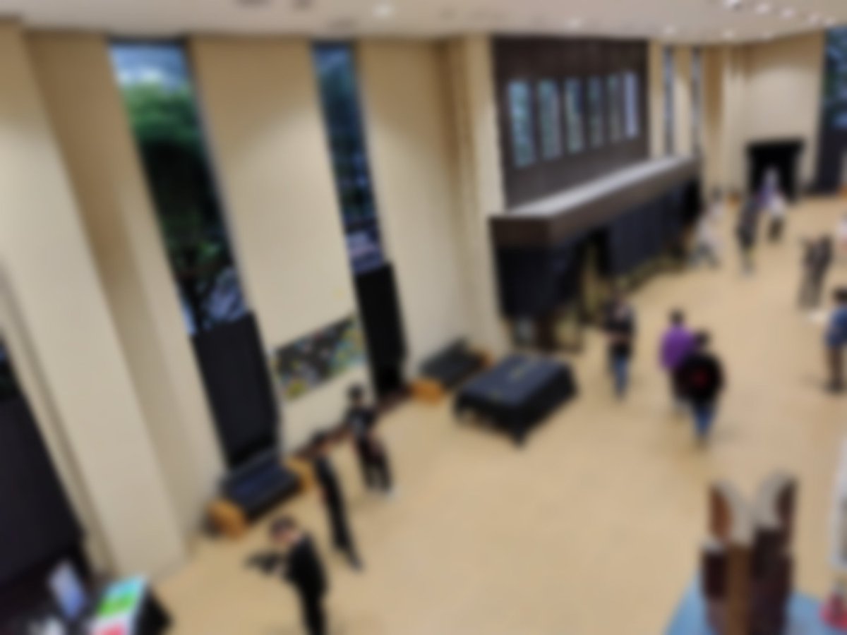 📢KAFUEC開演直前!!!✨ 

本日もロビーにて等身大パネルやKAFUECの壁などの展示を行っております💫
展示の一部が昨日から変わっているかも！？

チケットの予約は直前まで可能です！
予約はこちらから🔻 
t.livepocket.jp/t/kafuec 
    
#KAFUEC #音楽的同位体