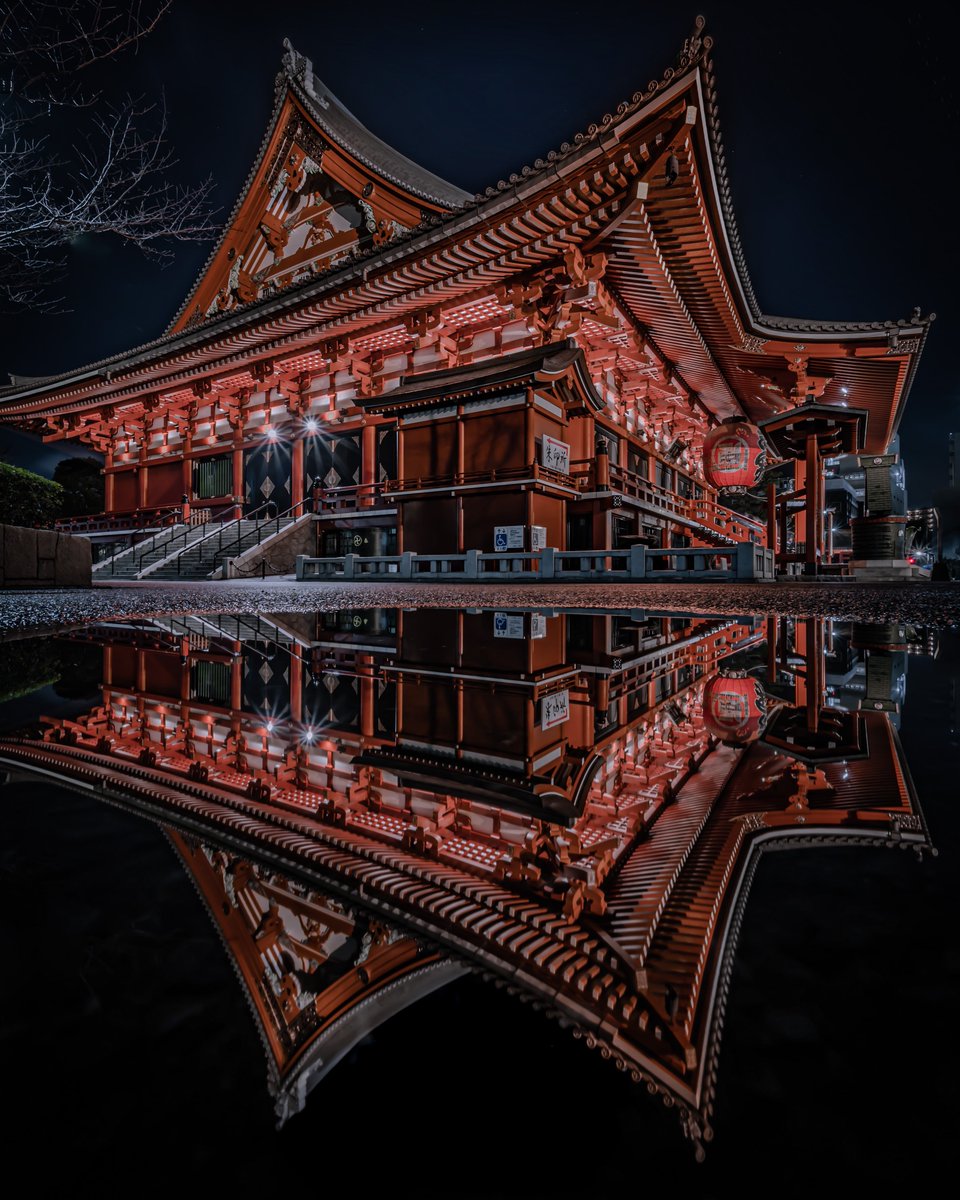 雨の日の浅草がかっこいい