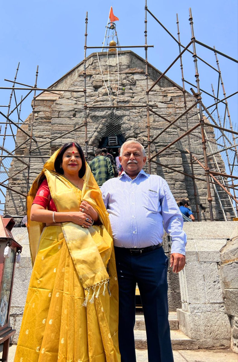 Today I visited the Shankaracharya Temple in #Kashmir, a proud heritage of India! Situated 1,000 feet above the Kashmir valley on Shankaracharya Hill, this ancient #Hindutemple dedicated to Lord Shiva dates back to 371 BCE. Believed to have been visited by #AdiShankara, The