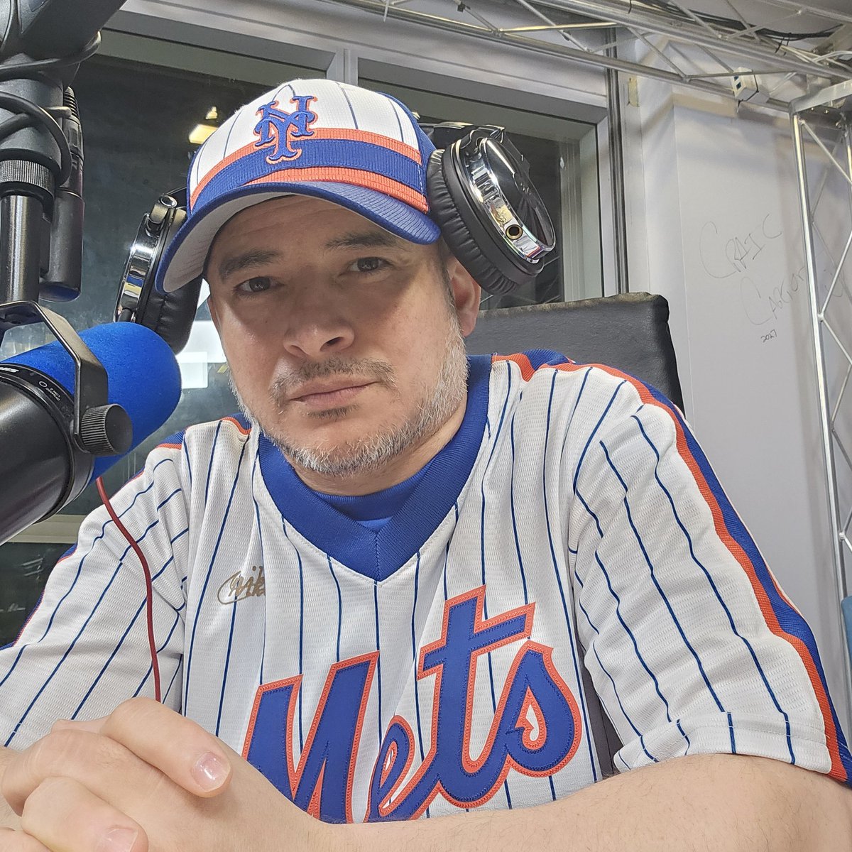 TioALnyc's tweet photo. Yes I rocked my 86 #Straw18 jersey to this mornings show... 1 hr left with your favorite Tio on THE FAN. I'm back next Sunday 3-7am on @WFAN660 so WAKE YOUR ASSES UP and thank you for the support https://t.co/UTNU01RH0q