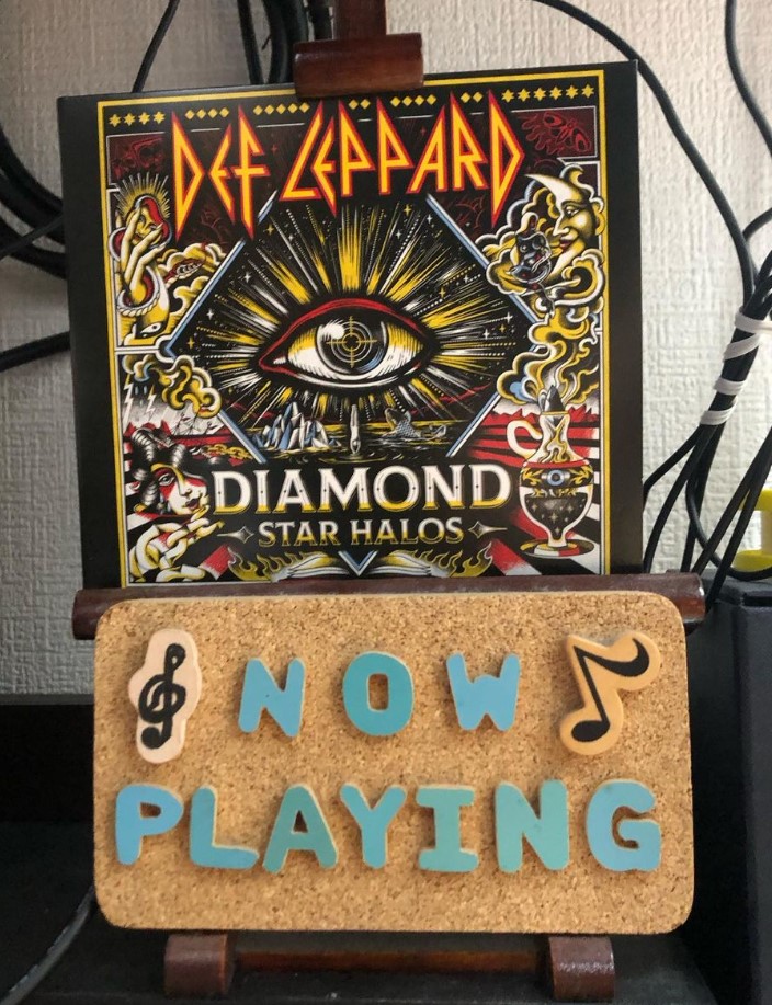 yuji0515's tweet photo. 今日の1枚 Def Leppard - Diamond Star Halos
1.2.3.5.9曲目がおすすめ。
相変わらずの聴けばわかる楽曲達です。
彼ららしいポップなメロディがカッコいいです。
#defleppard 
#今日の1枚 #今日のアルバム
#おすすめの曲
#洋楽 #音楽 #洋楽好き
#洋楽好きな人と繋がりたい
#音楽好きな人と繋がりたい https://t.co/B0kG9mydUK