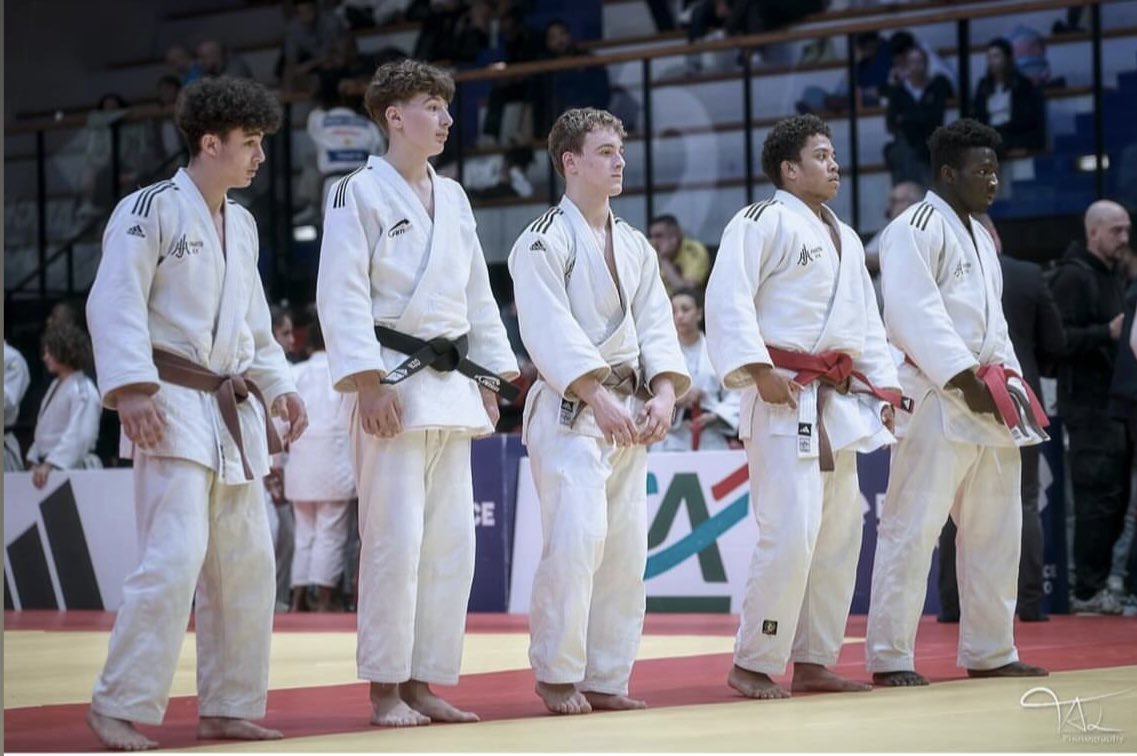 Alexand53297244's tweet image. Un samedi comme un autre avec le club @AJAPARISXX1 l’équipe cadets qui finit au pied du podium 5e au même moment a  l’open du Maroc 🇲🇦 @axusbenjamin -73kg fait 1er 🥇 et Merlin -60kg 3e 🥉une véritable satisfaction dans cette période trouble