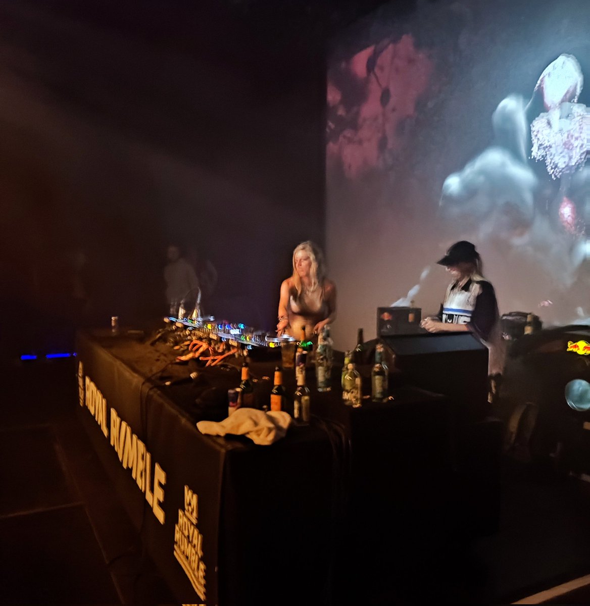 ich bin noch hier 
#drumandbasslove