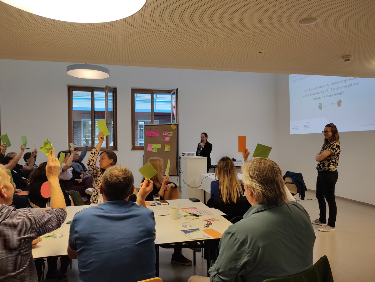 Zweiter Tag der Ariadne Bürgerdeliberation: Heute diskutieren die Bürgerinnen und Bürger zur CO2-Bepreisung mit der PIK-Wissenschaftlerin @ailschwarz
