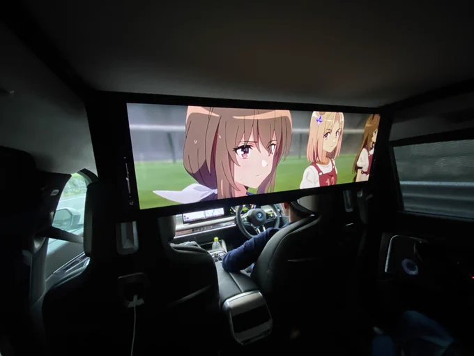 車でウマ娘を見ています 