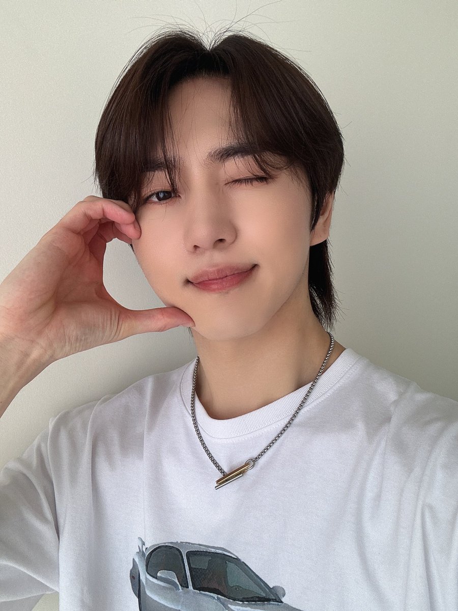 nakedxproud's tweet photo. 💜240602 헬로라이브 팬사인회💜

유니들 리액션 진짜 폼미..🤩 덕분에 오늘도 너무너무 행복했습니다! ❤️‍🔥
다음주에 또 만나요😘 오사소💙

#키노 #KINO
#If_this_is_love_I_want_a_refund
#Broke_My_Heart #BMH https://t.co/j2kyoHft18