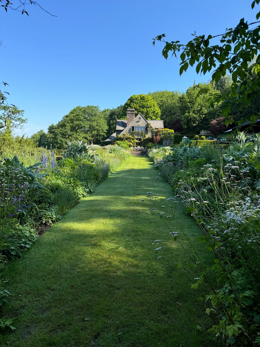 Looks to be a lovely sunny day here <a href="/RarePlantFair/">Rare Plant Fair</a> at High Glanau Manor in Monmouthshire. 11-4. Lots of great stalls selling rare and unusual plants.