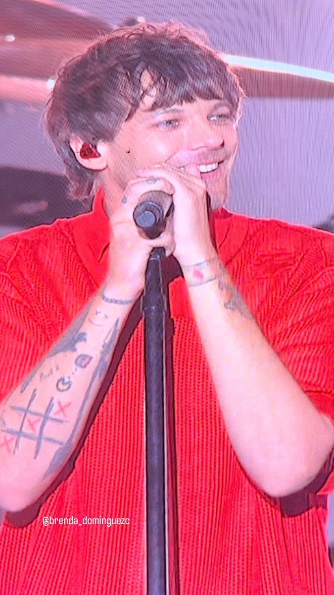brendadc28's tweet photo. La sonrisa más precioso del mundo la tiene Louis Tomlinson😭❤️ https://t.co/eztHGlQUaR