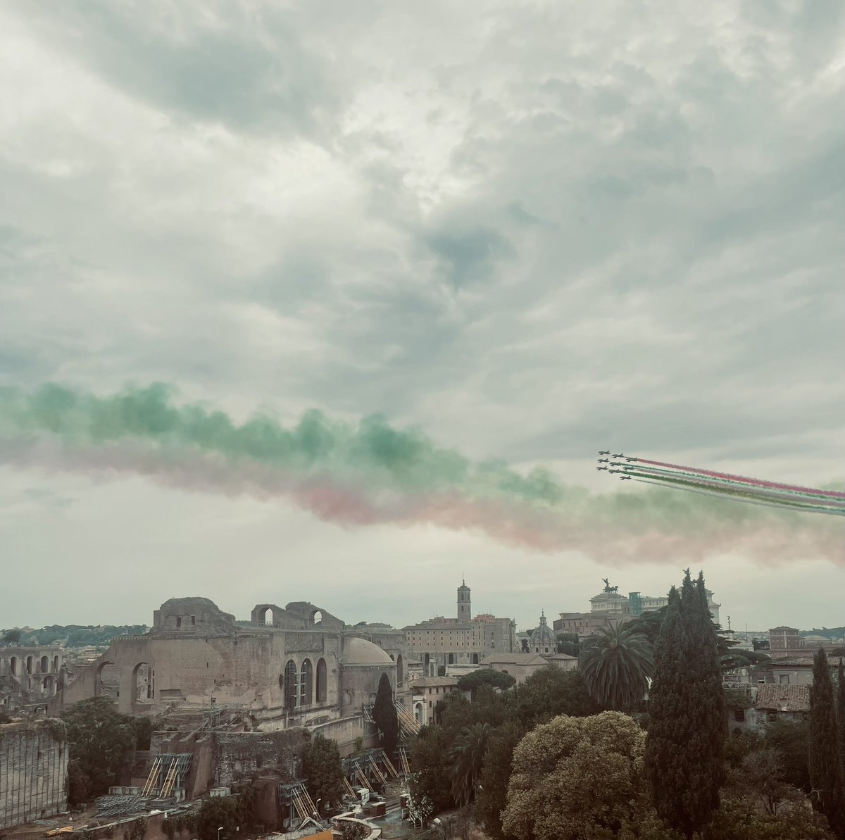 cecwitter's tweet photo. #2giugno1946 #2giugno2024 #festadellarepubblica https://t.co/zOzzuOfVY8