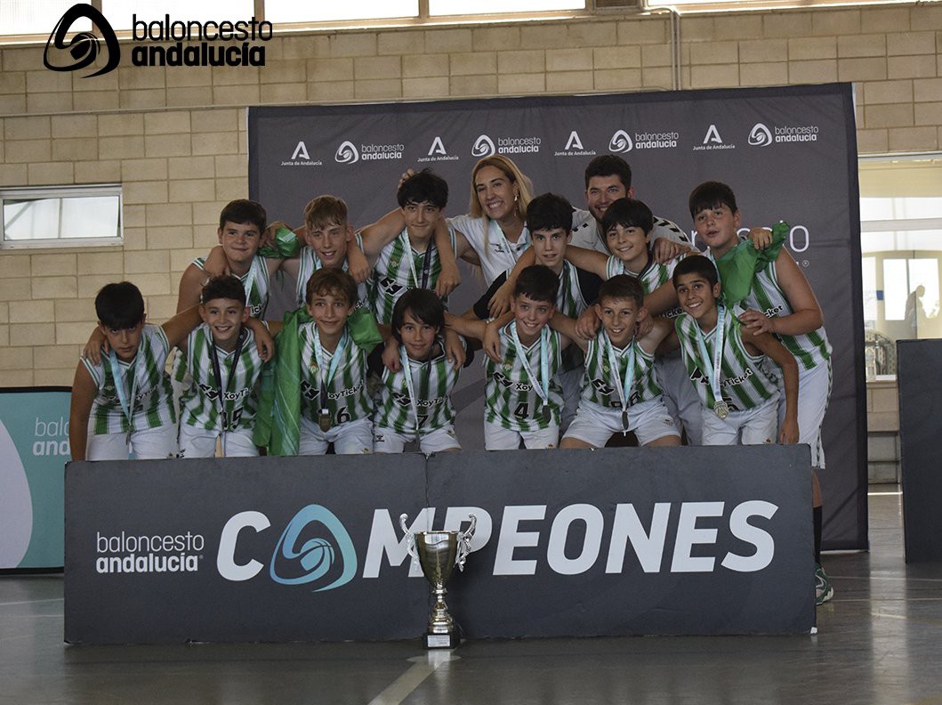 P_BetisBasket's tweet photo. 📣 Día de #BetisBaloncesto
⚔️ @RealBetisBasket 🆚 @FundacionCBG
📅 02/Junio/2024
🏆 3°/4° puesto #CADEBAMM2024
🕙 10:00h
🏟️ La Linea de la Concepción (Cádiz)
📺 https://t.co/W4AHVTbpnQ
#MuchoBetis #HayFuturo #GradaBetisBasket #ElBetisTambiénEsBaloncesto
⬜🟩⬜🟩⬜🟩⬜🟩⬜🟩⬜🟩⬜ https://t.co/wQA1xNR3RW