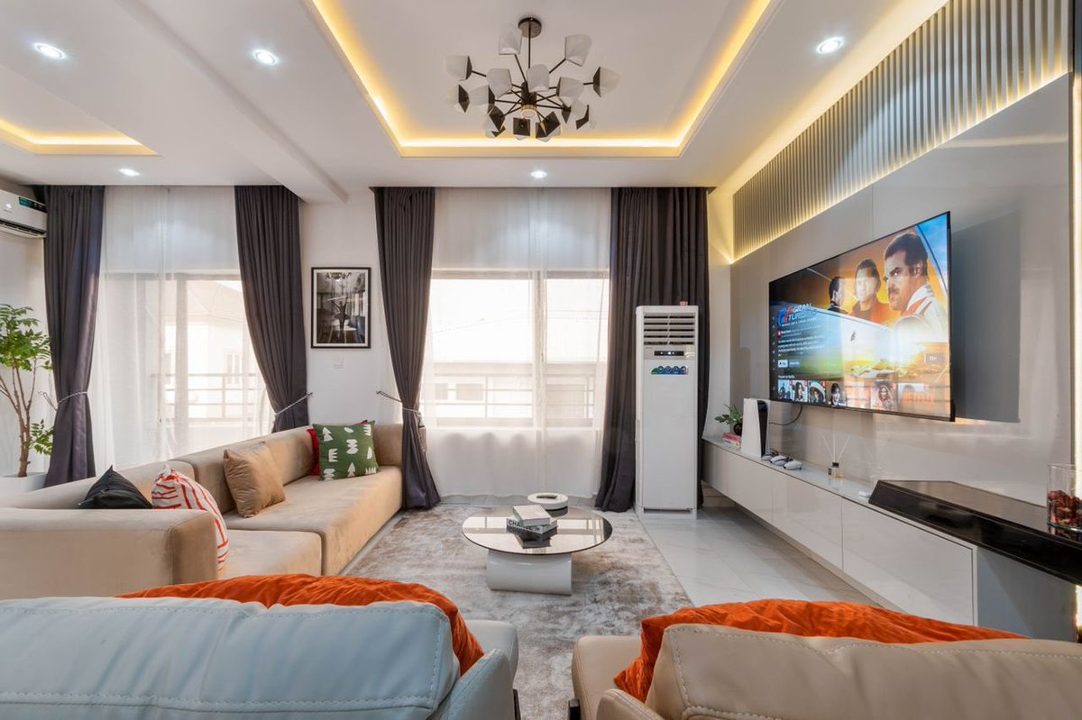 YanfeHomes's tweet photo. 2 bedroom luxurious apartments  

Lekki phase 1 

Features: 
Gated and Secured  mini Estate, 
24/7 Power Supply 
Ps5
Serene environment
Free Wi-fi
Snooker 
Netflix / YouTube 
Prime video 
Elevator 
Dstv
En-suite rooms
Daily housekeeping https://t.co/T41uuIyBB4