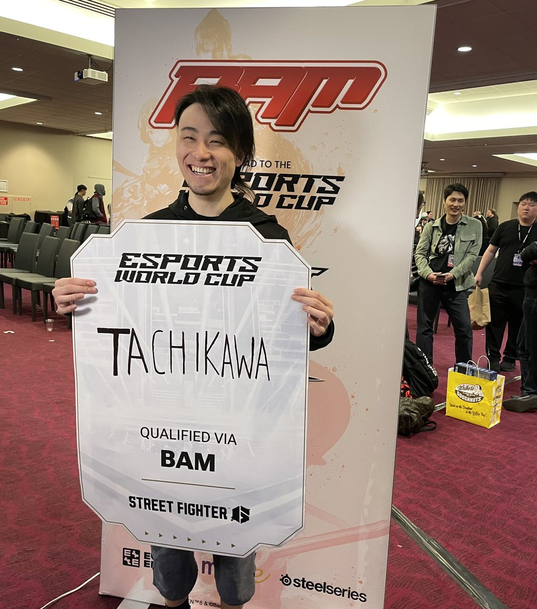TachikawaBR's tweet photo. よっしゃー！！！！！！
オーストラリア予選BAMで2位になってサウジアラビア世界大会のチケット獲ったぞ！！！！！

みんな本当に応援ありがとう！！
クソ嬉しいや

優勝したかったけど流石にときどさんにインパクト打ちすぎた😭 https://t.co/rELxRWTu9l
